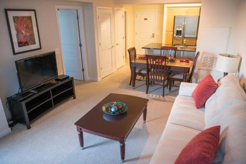Crystal Quarters Corporate Housing at The Gramercy - image 2
