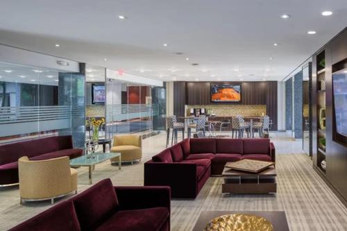 Spectacular Apartment at Crystal CIty With Gym in Arlington, USA