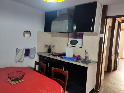 House with 3 bedrooms in Mira 5 km from the beach - image 9