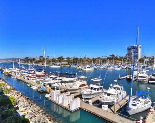 305B - Seaside at the Marina - 100 Steps to the Sand in Oceanside, USA