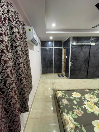 Servostay Furnished 3 BHK in Prime Location Near Arilova - 3rd Floor - image 5
