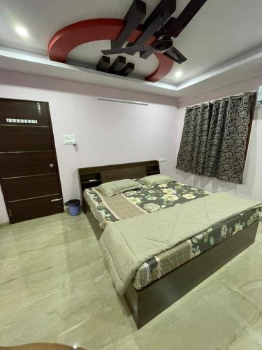 Furnished 3 BHK in Prime Location Near Arilova - 3rd Floor