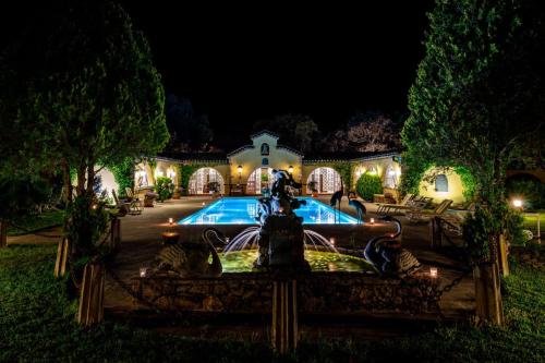 مسبح, Masia Mimosa Completa in Darnius