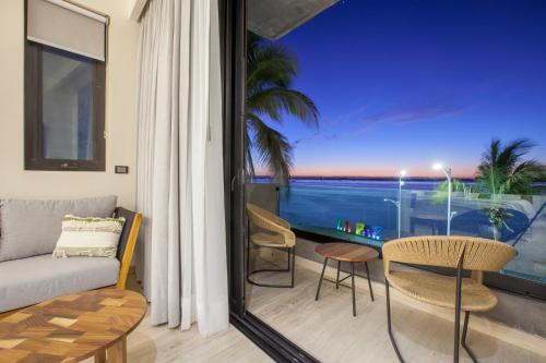 Facilities, Malecon 1680 in Zona Comercial