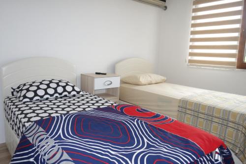2 bedrooms, 4 beds