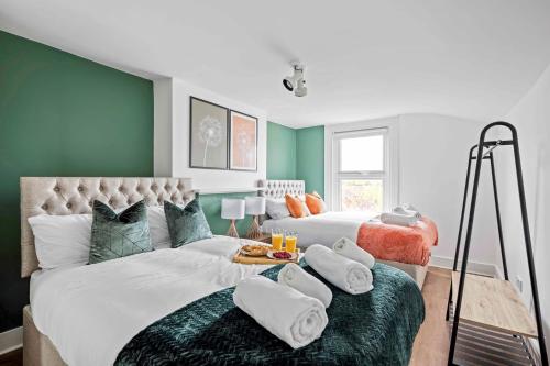 Parea Living - Hackney, 4-Bedroom Victorian House w Big Garden gîte à louer Lea Bridge Road Mediumwave Transmitter