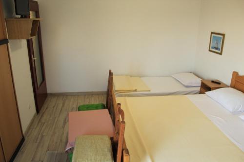Studio with Balcony (3 Adults)  image 4