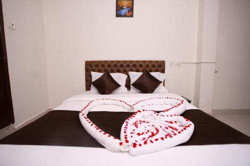 Deluxe Double Room image 8