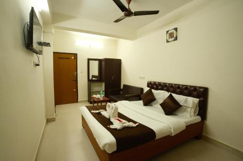 Deluxe Double Room image 7