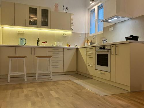 Opera Flat 5