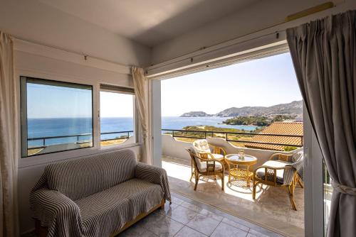 Evita Bay Agia Pelagia Heraklion 3