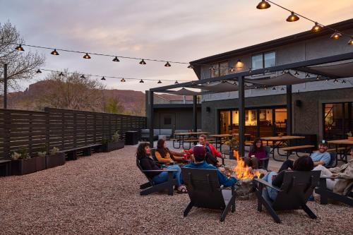 Super 8 by Wyndham Moab - image 19