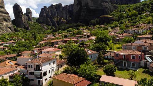 Fani's House Under Meteora