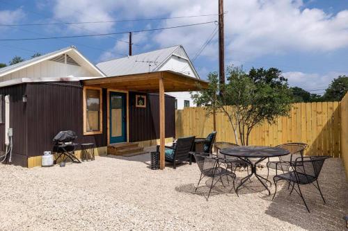 NEW! Ladybug @ Firefly Grove w/ Blanco River Access in Wimberley, USA