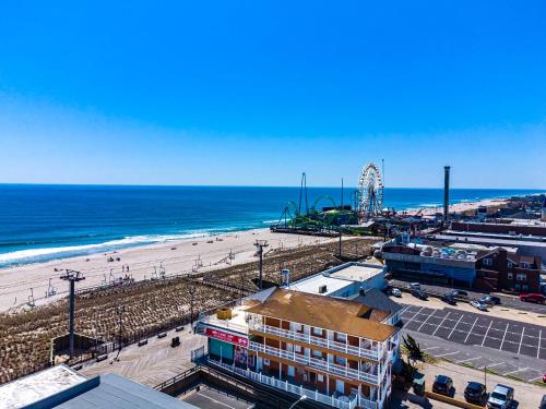 Boardwalk Hotel Charlee & Apartments Beach Hotel Oceanfront in Seaside Heights, USA