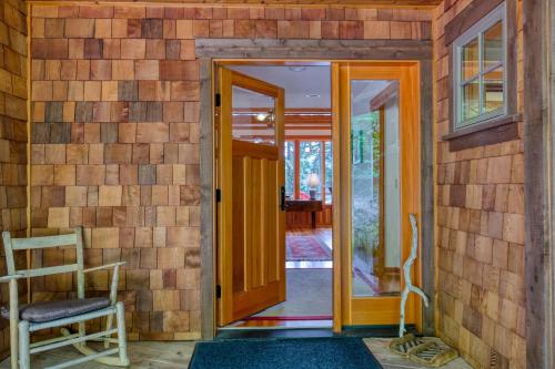 248 - Goss Lake Chalet - image 13