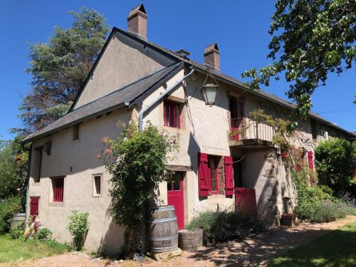 Maisons de vacances Grande maison familiale, rustique et charmante en Bourgogne, dans le Morvan