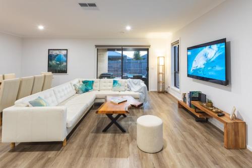 Iekārtas, Sauna, King Beds, Tranquility Base Fun Large Home in St Leonards