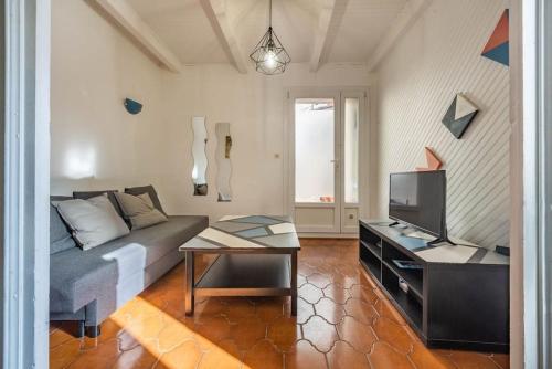 Bel appartement T2 climatisé entre mer et calanque, Marseille