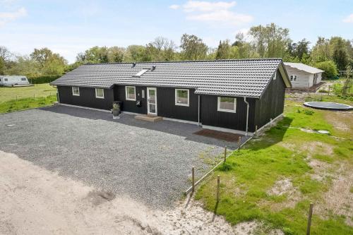  Holiday Home With Hot Tub And Activity Room in Bøtø By