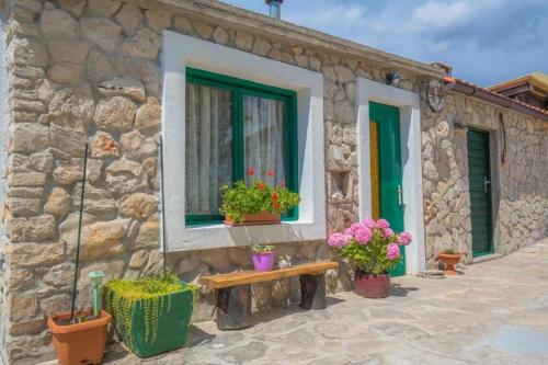 A szálláshely kívülről, Family friendly house with a swimming pool Vadalj, Primosten - 21379 in Vadalj