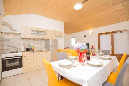 Konyha, Family friendly house with a swimming pool Vadalj, Primosten - 21379 in Vadalj