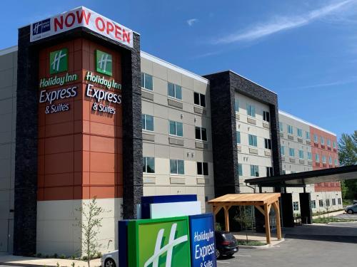 Holiday Inn Express & Suites - Courtenay - Comox, an IHG Hotel