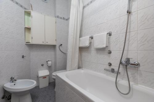 One-Bedroom Apartment with Balcony image 10