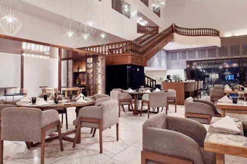Wyndham Monterrey Ambassador Centre - 레스토랑