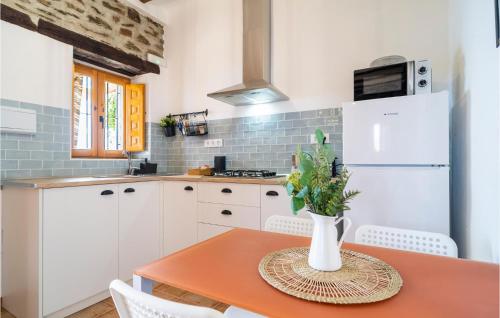 Lovely Home In Adra With Kitchenette