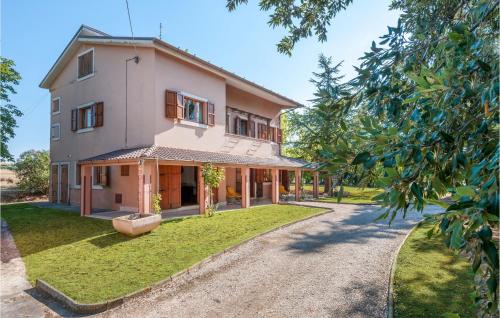 Exterior view, Beautiful home in Ponzano di Fermo with Jacuzzi, WiFi and 4 Bedrooms in Ponzano Di Fermo