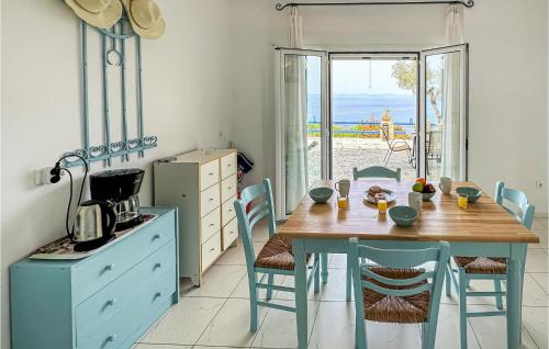 2 Bedroom Lovely Home In Kalamata