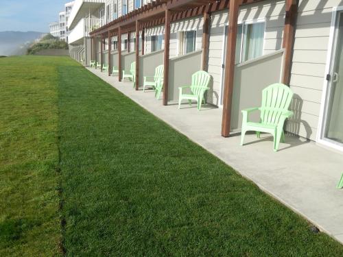 46263675 The Coho Oceanfront Lodge