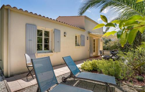 Beautiful home in Saint-Georges-dOlron with 3 Bedrooms