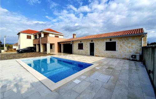 Nice Home In Privlaka With Outdoor Swimming Pool, Wifi And 5 Bedrooms