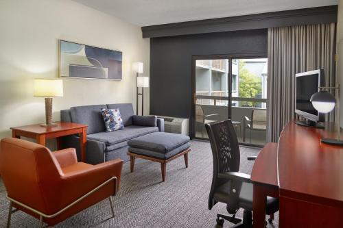 Courtyard by Marriott Nashville Brentwood - image 7