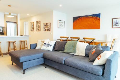 Exterior view of Candoux 4