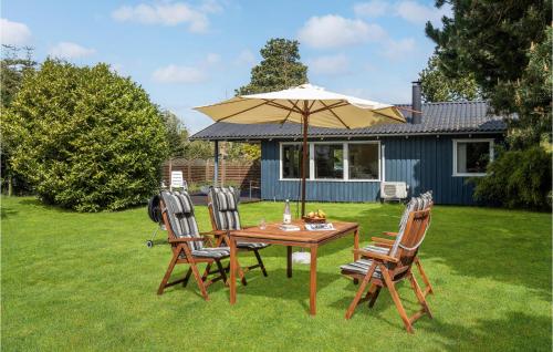  Awesome Home In Væggerløse With Kitchen in Bøtø By