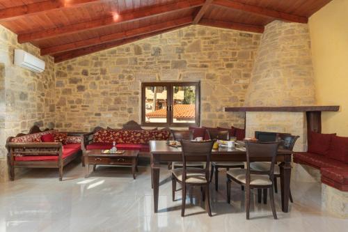 Draganigo Luxury Stone Houses 40 min from Matala