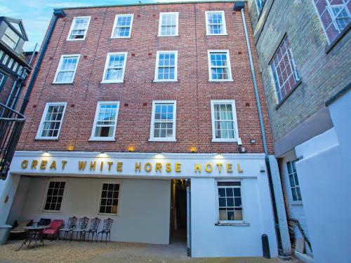 OYO Great White Horse Hotel