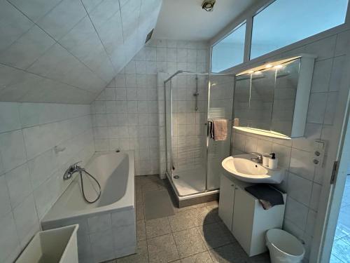 Bathroom, Weedenhof in Zornheim in Nieder-Olm