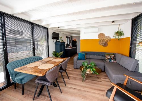  Houseboat De Waterparel, Paviljoenwei 4 Sneek - Offingawier in Offingawier