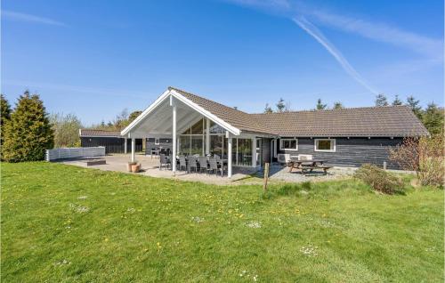  Stunning Home In Idestrup With 5 Bedrooms, Sauna And Wifi, Pension in Bøtø By