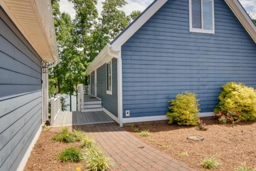 Seneca Lakefront Vacation Rental with Boat Dock! in Seneca, USA
