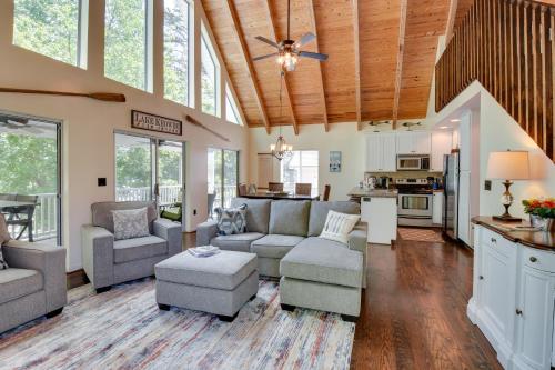Seneca Lakefront Vacation Rental with Boat Dock! in Seneca, USA