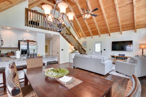 Seneca Lakefront Vacation Rental with Boat Dock! in Seneca, USA