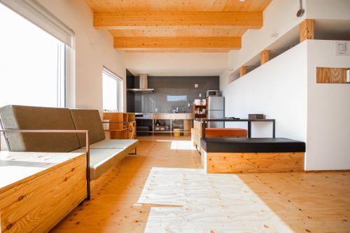 Sunny SIDE HOUSE