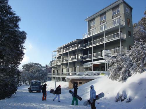 Cedarwood Apartments - Accommodation - Falls Creek