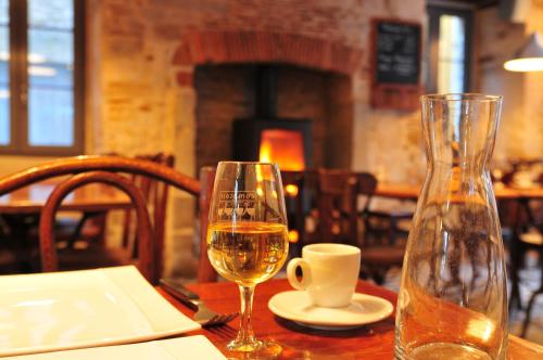 Toit ja joogid, La Terrasse - Hotel Restaurant a Vezelay in Vezelay