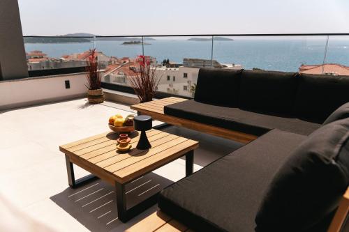 陽台/露台, Villa La Ze - Three Bedroom Villa with Swimming Pool in 羅果茲尼查市